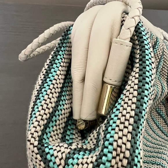 Draper James Frame Textured Clutch - Picture 8 of 12